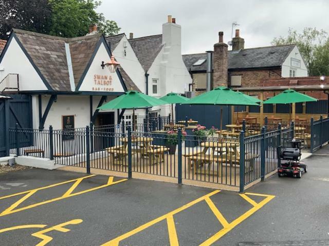 Swan & Talbot Inn ウェザビー エクステリア 写真